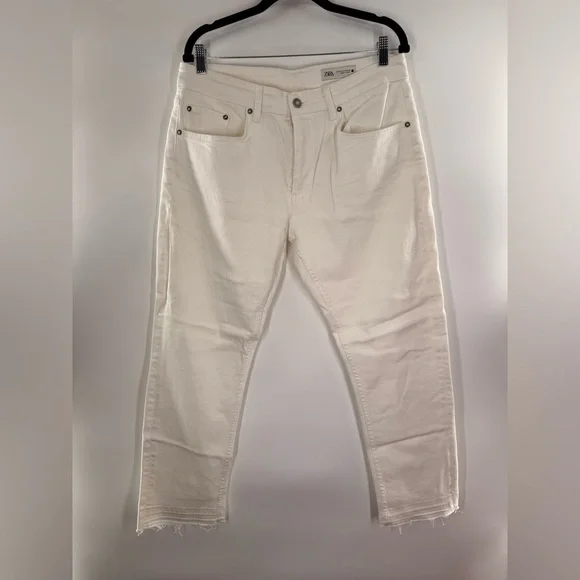 EUC Zara White Raw Hem Jeans - Picture 2 of 6
